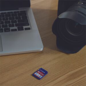 4GB Premium SDHC Memory Card, UHS-I U1 Class 10 - 4GB