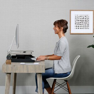 Ergotron WorkFit-Z Workstation - Holz, gemasert Rechteck, Tauben-Grau Top - 401,32 mm Table Top Length x 787,40 mm Table T
