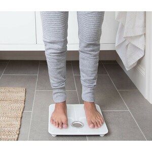 Fitbit Aria 2 Digital Floor Scale - 400 lb / 150 kg Maximum Weight Capacity - Wireless LAN - White