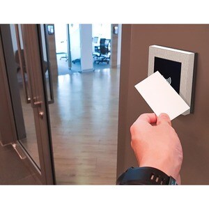 2N Access Unit 2.0 RFID MultiFrequency - Nickel, Black Residential