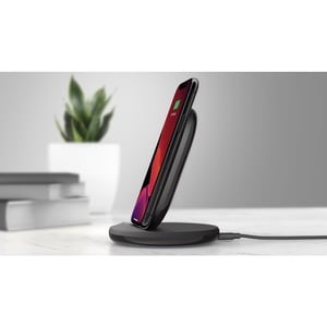 Belkin 15W Wireless Charging Stand + QC 3.0 24W Wall Charger - Input connectors: USB