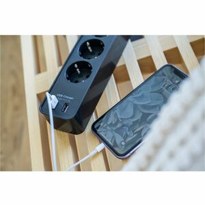 Brennenstuhl Ecolor Steckdosenleiste - Winkelsteckverbinder - 4 x AC-Energieversorgung, 2 x USB Typ A - 1,50 m Kabel - 230