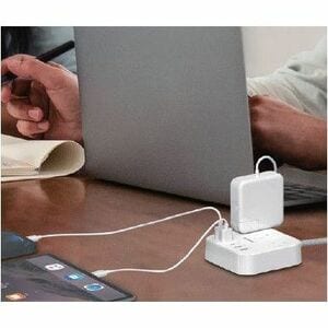 Smartbitt SBSS-B3-5U Reglata de conexión - NEMA 5-15P - 3 NEMA 5-15R - 1.80m Cordón - 3600J Energía de sobretensión - 13A 