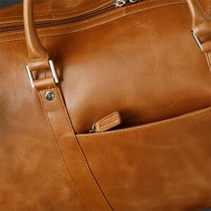dbramante1928 ApS Kastrup 2 Carrying Case (Duffel) for 40.6 cm (16") Apple Travel Essential - Golden Brown - Full Grain Le