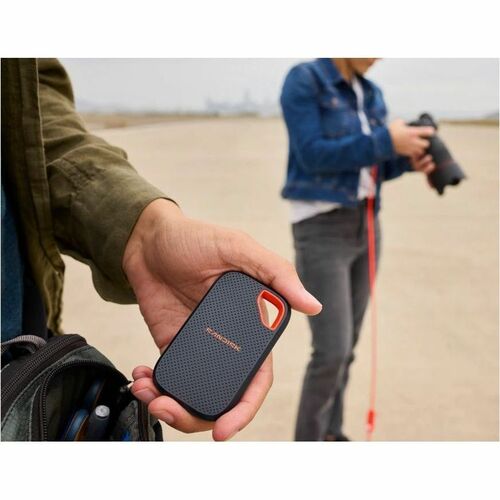 SSD Portable SanDisk Extreme Portable SDSSDE70-1T00-G25 - Externe - 1 To - Noir - USB 3.1 Type C - 256-bit AES Norme de cr