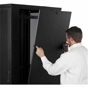 APC by Schneider Electric NetShelter SV 42U Rack Cabinet - 482.60 mm Rack Width - Black - 459.94 kg Dynamic/Rolling Weight