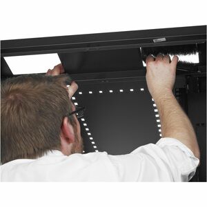 APC by Schneider Electric NetShelter SV 42U Rack Cabinet - 482.60 mm Rack Width - Black - 459.94 kg Dynamic/Rolling Weight