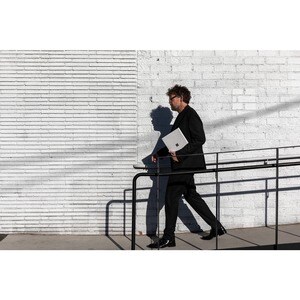 Microsoft Surface Book 3 38,1 cm (15 Zoll) Touchscreen 2 in 1 Notebook - 3240 x 2160 - Intel Core i7 (10. Generation) i7-1