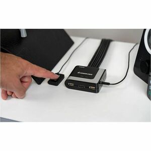 IOGEAR KVM Switch - 2 Computer(s) - WUXGA - 1920 x 1200