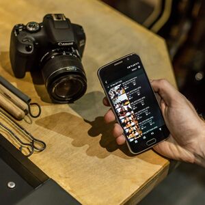 Canon EOS 2000D 24,1 Megapixel Digitale Spiegelreflexkameragehäuse mit Objektiv - 18 mm - 55 mm Brennweite - Schwarz - Aut