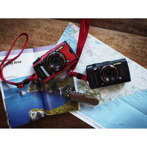 Olympus Tough TG-6 12 Megapixel Compact Camera - Black - 1/2.3" Sensor - Autofocus - 3"LCD - 4x Optical Zoom - 2x Digital 