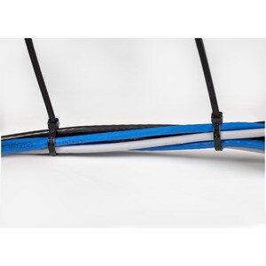 StarTech.com Colliers de Serrage 20cm Noirs - Largeur 4mm - Résistance traction 22kg - Nylon avec pointe incurvée - 94V-2/