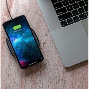 mophie 15W Universal wireless charging pad for Qi-enabled devices. - Qi-Compatible Charger for Samsung Galaxy, Google Pixe