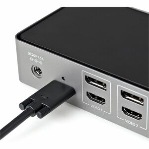 StarTech.com USB-C & USB-A Dock - Hybrid Triple Monitor Laptop Docking Station DisplayPort & HDMI 4K 60Hz/85W PD/6x USB/Gb