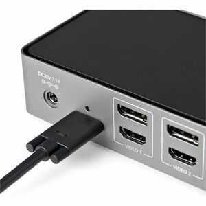 StarTech.com USB-C & USB-A Dock, Hybrid Triple Monitor Laptop Docking Station DisplayPort & HDMI 4K 60Hz/85W PD/6x USB/GbE