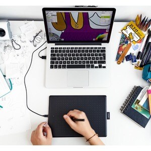 Wacom One by CTL-472 Tableta gráfica - 2540 lpi - Cable - Negro, Rojo - 152mm x 95mm Active Area - 2048 Nivel de presión -