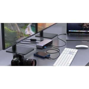THUNDERBOLT 4 DOCK PRO INCL. 0.8M THUNDERBOLT 4 CABLE