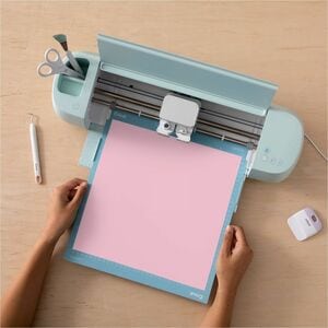 cricut Cold-Activated, Color-Changing Vinyl - Permanent, Light Pink - Magenta - Cutting Machine - 12" (304.80 mm) Width x 