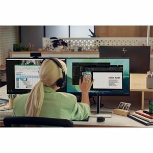 HP 625 网络摄像头 - 4 百万象素 - 60 fps - A 型 USB - 1920 x 1080 视频 - 自动对焦 - 92° 角度 - 麦克风 - Windows 11, Windows 10