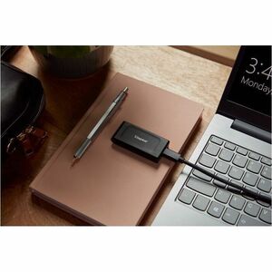Kingston Tragbar Solid State-Laufwerk - Extern - 2 TB - Schwarz - Speichersystem Unterstütztes Gerät - USB 3.2 (Gen 2) - 1