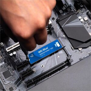 WD Blue SN5000 WDS200T4B0E-00CNZ0 2 TB Solid State Drive - M.2 2280 Internal - PCI Express NVMe (PCI Express NVMe 4.0 x4) 