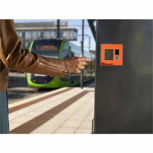 AXIS I7010-VE Gegensprechanlage Schaltstation für Innen, Outdoor - Orange - Box-Halterung, Zurückgesetzte Halterung, Wandh