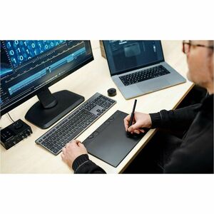 Wacom Graphic Tablet Intuos Pro Medium - Graphics Tablet - 5080 lpi Wired/Wireless - Bluetooth - 8192 Pressure Level - Pen
