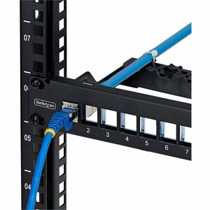 StarTech.com 24 Anschluss/AnschlüssePatch Panel - Kategorie 6, Kategorie 6a, Kategorie 8 - Verdrilltes Doppelkabel - Schwa