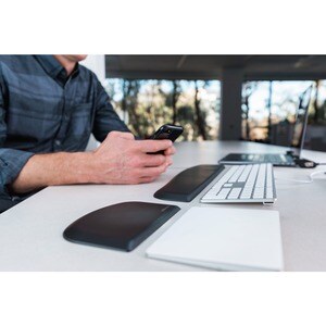 Kensington ErgoSoft Wrist Rest - TAA Compliant - 574 mm x 129.5 mm x 2.5 mm Dimension - Gel - 1 Pack