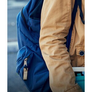 Samsung USB 3.1 Flash Drive BAR Plus 64GB Champagne Silver - 64 GB - USB 3.1 - Champagne Silver - 5 Year Warranty