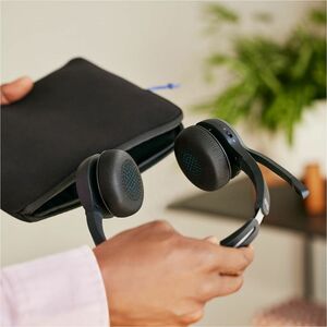 Cisco On-ear Stereo Headset - Carbon Black - Google Assistant, Siri - Binaural - Ear-cup - 6500 cm - Bluetooth - 32 Ohm - 