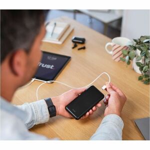 Trust Redoh Power Bank - Black - For Smartphone, Tablet PC - Lithium Ion (Li-Ion) Polymer - 10000 mAh - 18 A - 3.7 V DC Ou