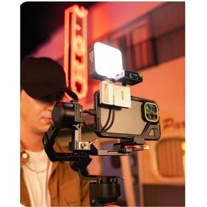 Lexar Professional 2 TB 便携式 固态硬盘 - 外置 - iPhone, 智能电话 设备支持 - USB 3.2 (Gen 2) Type C - 1050 MB/s 最大读取传输速率 - 5 年 保修