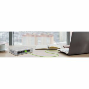 ZYXEL GS1005HP 5 Ports Ethernet Switch - Gigabit Ethernet - 1000Base-T - Silver - 2 Layer Supported - 60 W PoE Budget - Tw