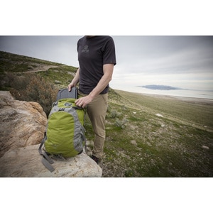 ZAGG Rugged Book Go Tastatur/Cover (Buchfalz) für 27,9 cm (11 Zoll) Apple iPad Pro Tablet - Schwarz - Sturzsicher