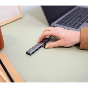 Trust Halyx USB-Hub - USB-Typ C - 640 MB/s - Tastatur, Maus, Kamera, Headset - Desktop - Grau - 4 Total USB Port(s) - iOS,
