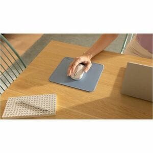 Logitech Silent M240 Mouse - Bluetooth - Optical - 3 Button(s) - 1 Programmable Button(s) - Rose - Wireless - 4000 dpi - S