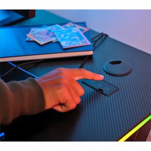 Trust Gaming Luminus GXT 709 Gaming-Tisch - Schwarz Oberseite - 1200 mm Tischplatte Breite x 600 mm Tischplatte Tiefe - 74