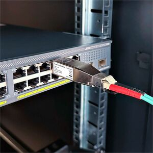 StarTech.com Gigabit Glasfaser Medienkonverter Dongle, Kompaktes LWL Kupfer Umsetzer SM/MM, Glasfaser auf Ethernet RJ45, P