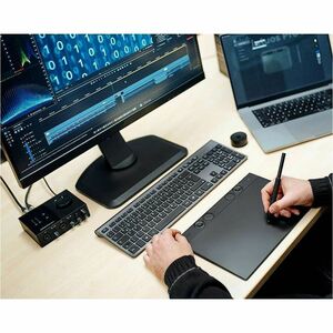 Wacom Intuos Pro 3D Graphics Tablet - Wired/Wireless - Bluetooth - 8192 Pressure Level - Pen - PC, Mac