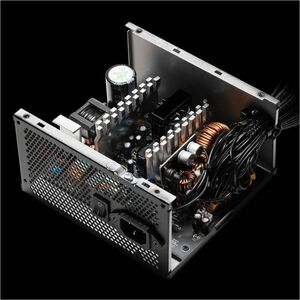 XPG PYLON ATX12V/EPS12V Fuente de alimentación - 650W - Interno - 120 V AC, 230 V AC Entrada - 1 Ventilador(es)