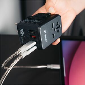 Adattatore CA Verbatim UTA-05 - Adattatore universale - 2 USB - 2 USB Type-C - 120 V AC, 230 V ca Ingresso