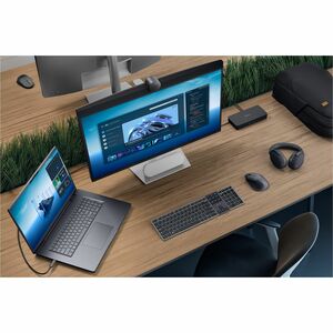 Dell Pro Max Plus MB18250 45.7 cm (18") Notebook - QHD+ - Intel Core Ultra 7 2nd Gen 265HX - 32 GB - 512 GB SSD - Hungaria