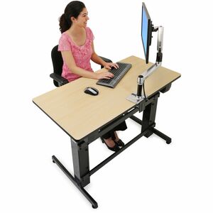 Ergotron WorkFit-D 升降桌 - 桦木, 三聚氰胺层压板 顶端 - 丁字形 底座 - 可调节高度 x 1209.04 毫米 桌面宽度 x 596.90 毫米 桌面深度 x 20.32 毫米 桌面厚度 - 1285.24 毫米 高