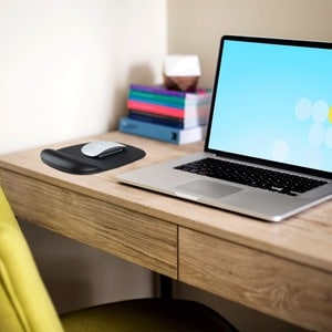 StarTech.com Mouse Pad with Hand rest, 6.7x7.1x 0.8in (17x18x2cm), Ergonomic Mouse Pad w/ Wrist Support, Non-Slip PU Base,