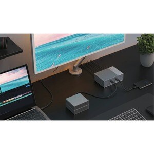 Targus HyperDrive HDG215-EU USB-Typ C Docking Station für Notebook, Tablet-PC, Desktop-PC - Silber - 3 Unterstützte Displa