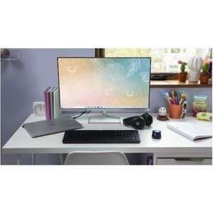 HP Laptop 17-cn3028TU