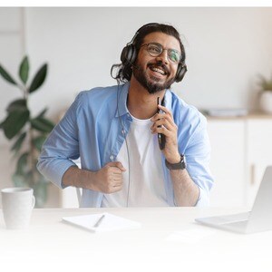 YEALINK UH38 DUAL TEAMS HEADSET USB WIRED & BLUETOOTH. USB-A LEATHER EAR CUSHIONS 360 DEG BUSYLIGHT BUILT-IN-BATTERY. 2 YE