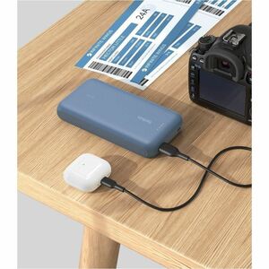 Belkin BoostCharge Power Bank - Blue - For Smartphone, iPhone, iPad mini, iPad Pro - 2 x Type-C 30W, 1 x Type-A 30W - 2000