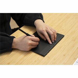 Wacom Intuos Pro 3D Graphics Tablet - Wired/Wireless - Bluetooth - 8192 Pressure Level - Pen - PC, Mac